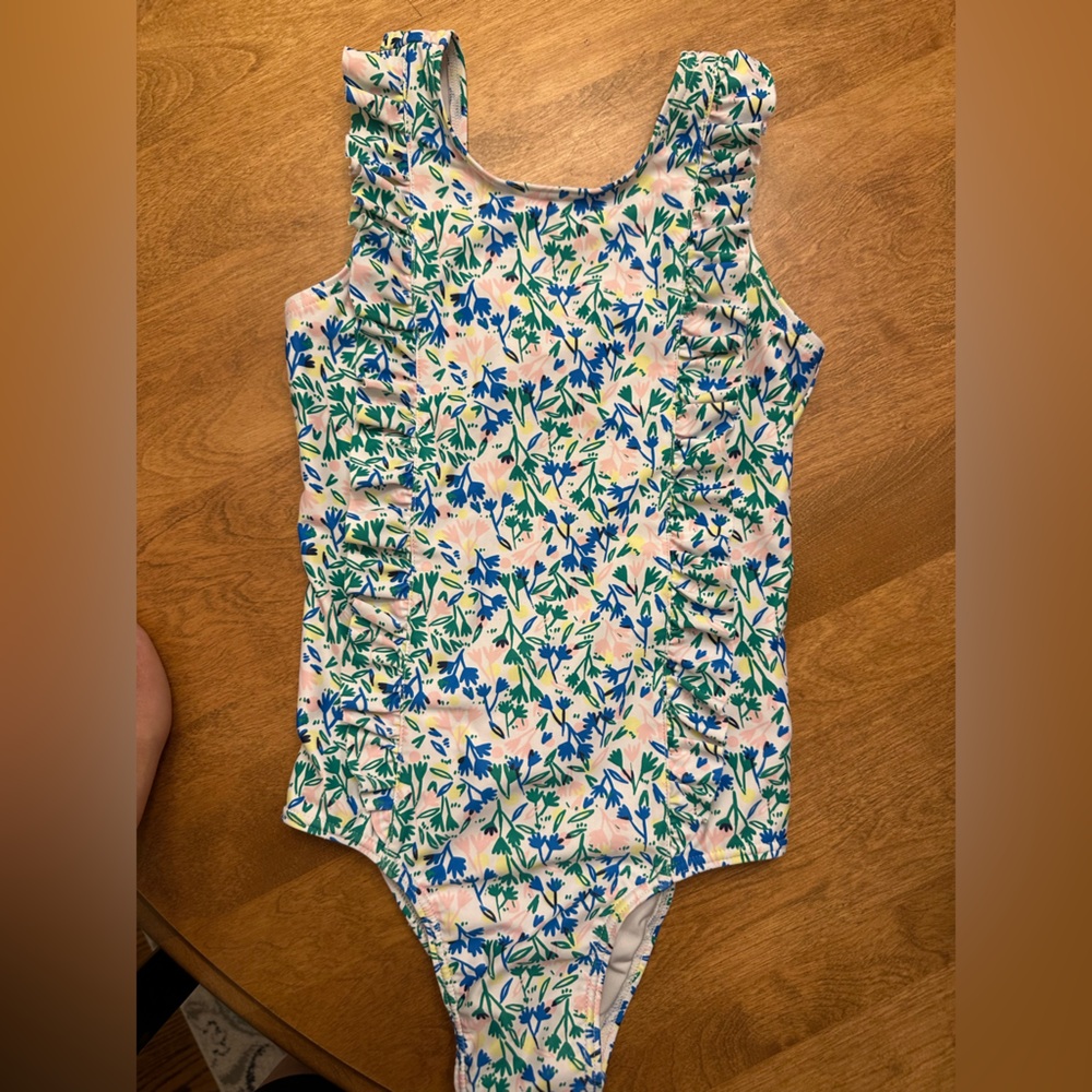 Harper Canyon Floral Ruffle bathing suit